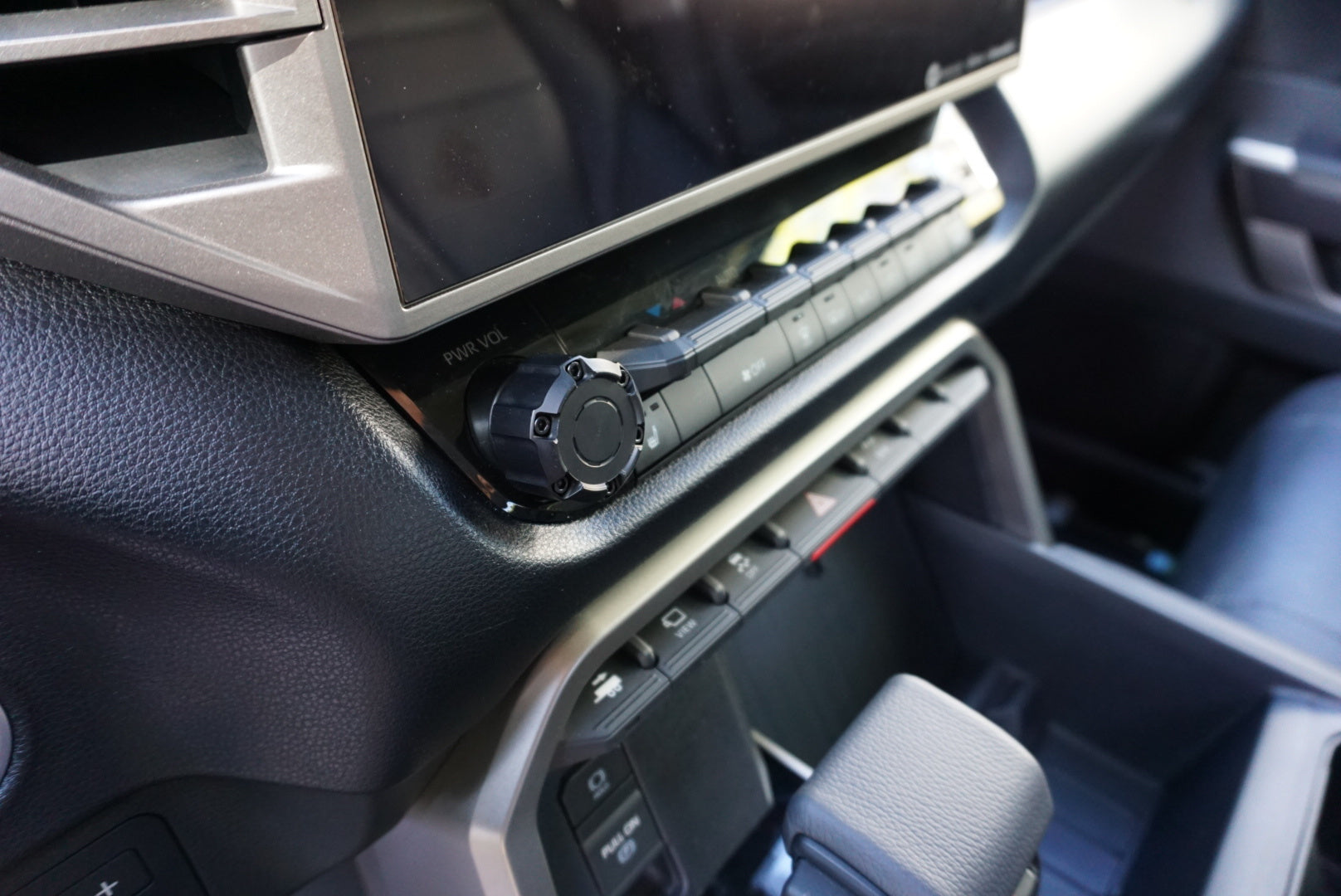 V1 Radio + Drive Mode Knob Set (For 2022+ Tundra) - BLACK