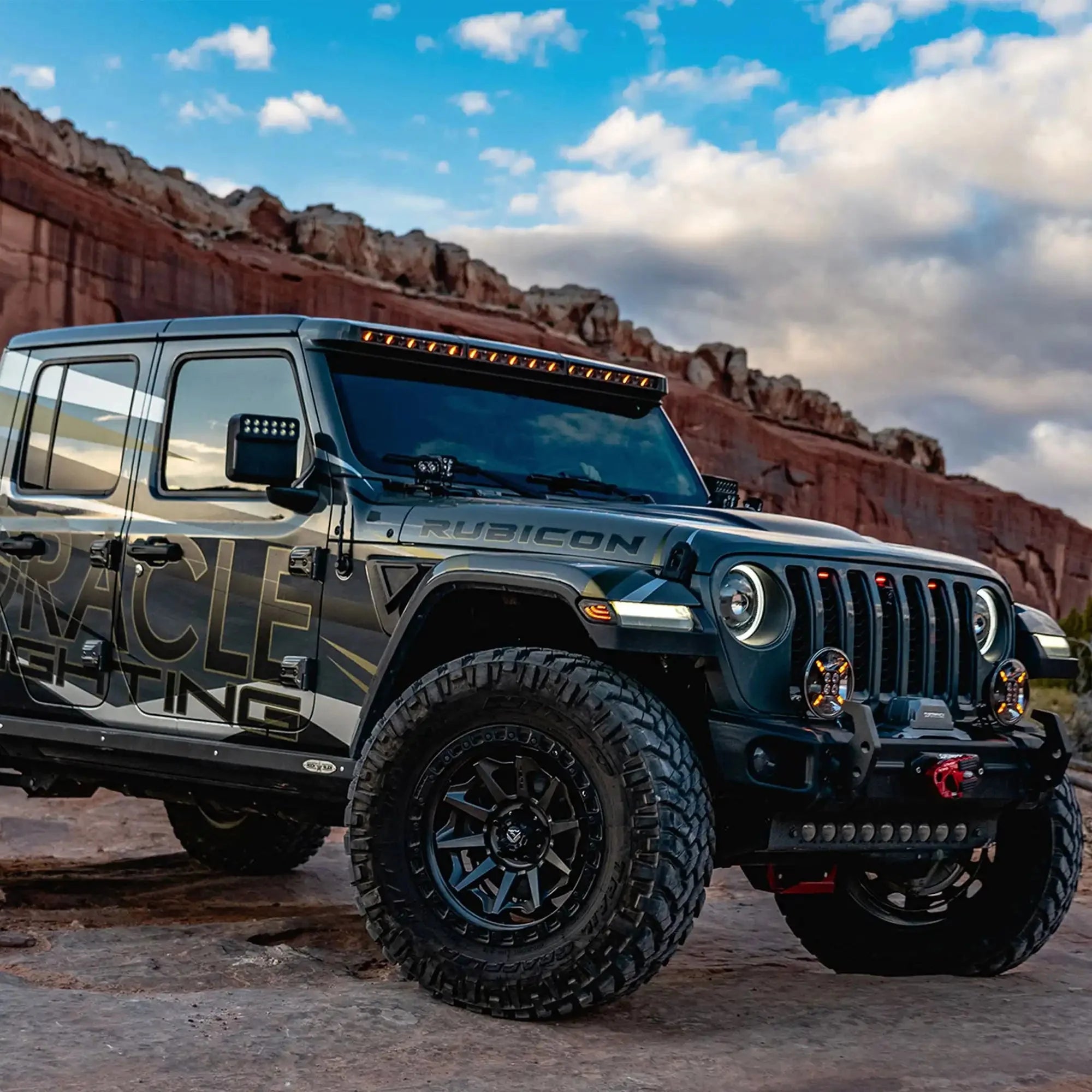 Integrated Roof LED Light Bar For Jeep JL/JT | ORACLE 18,000 Lumens 240W