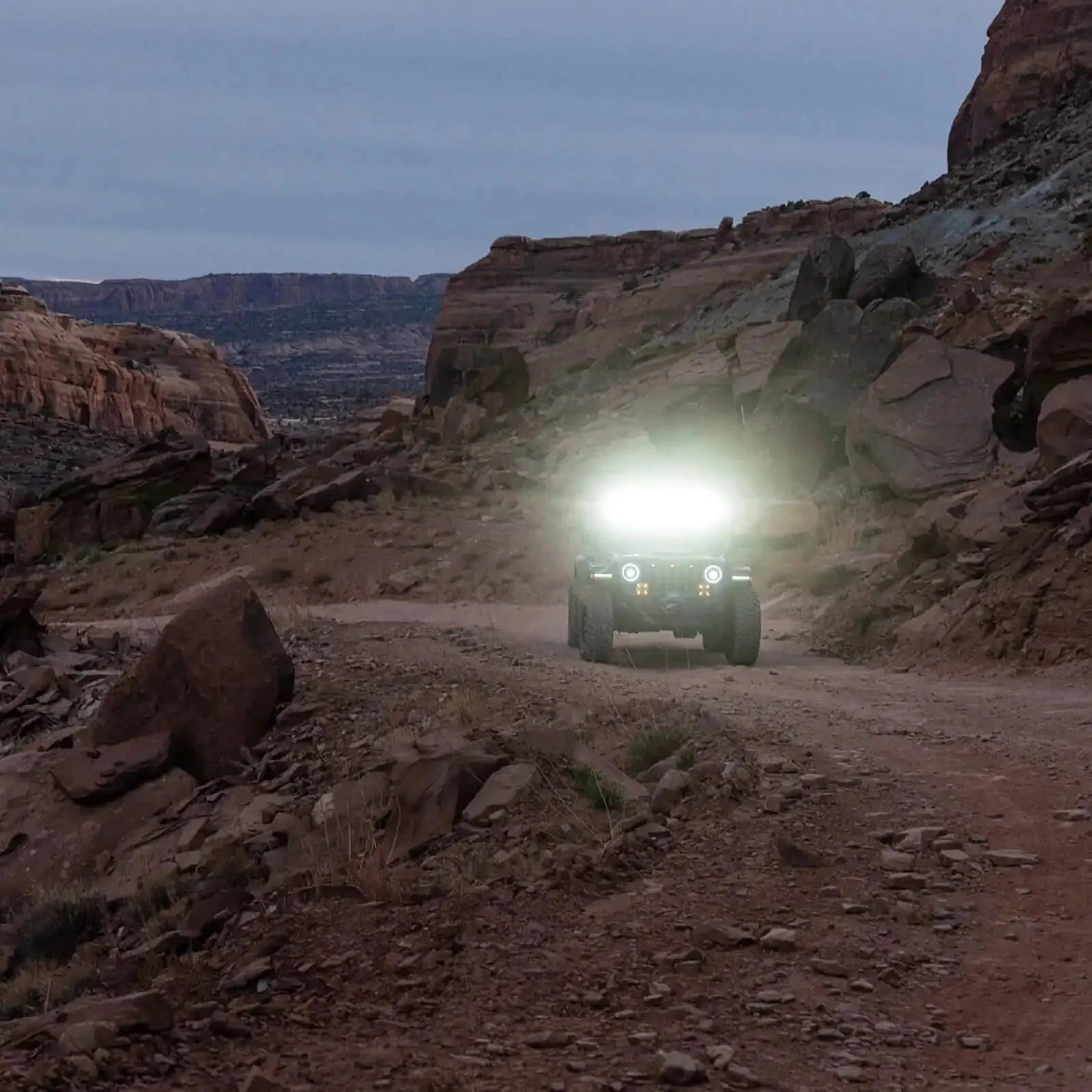 Integrated Roof LED Light Bar For Jeep JL/JT | ORACLE 18,000 Lumens 240W