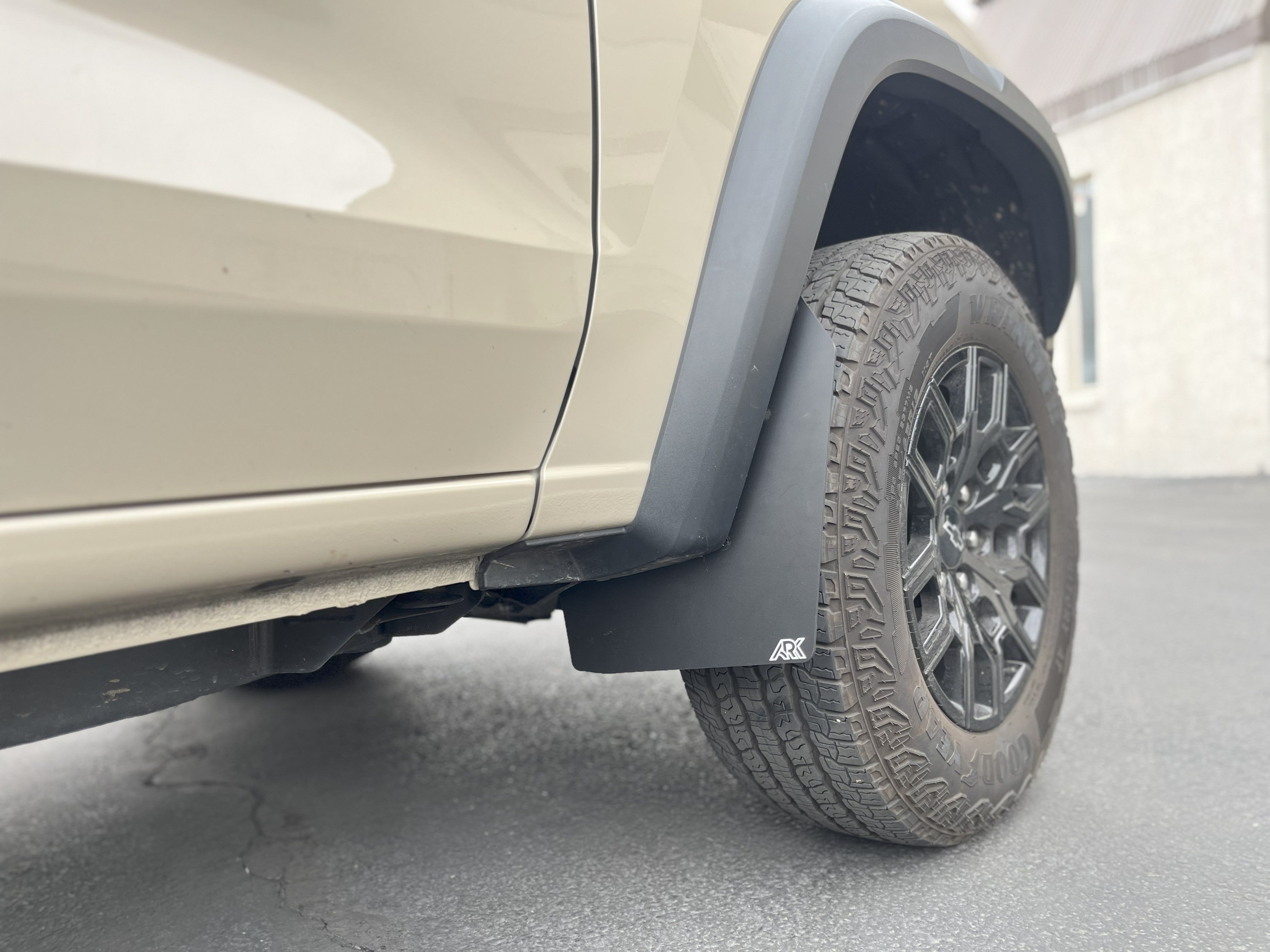 TriXPoly Mid Mudflaps For 2023+ Chevy Colorado ZR2/Trailboss