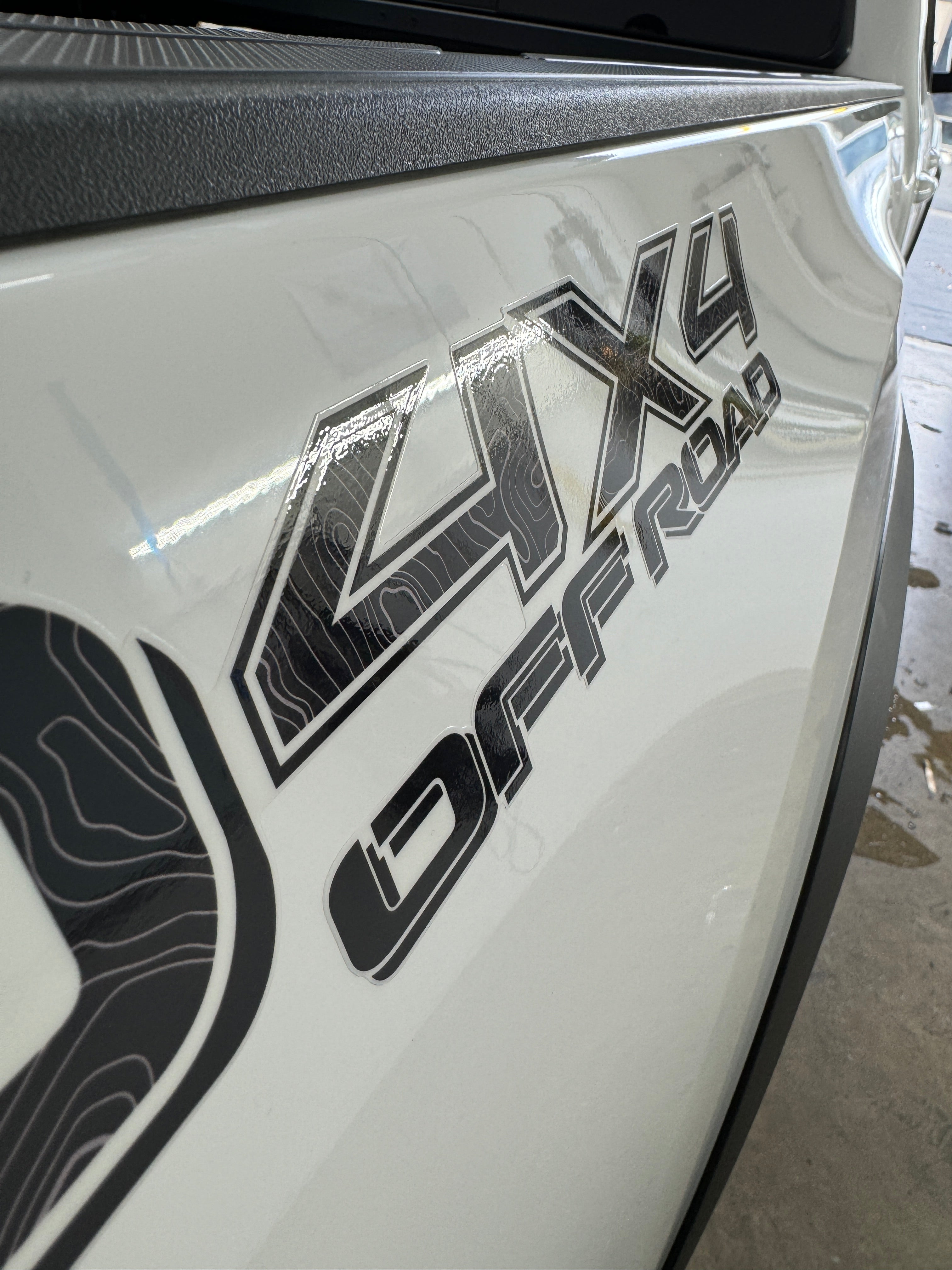 BED DECAL LETTERS (TRD OFFROAD)