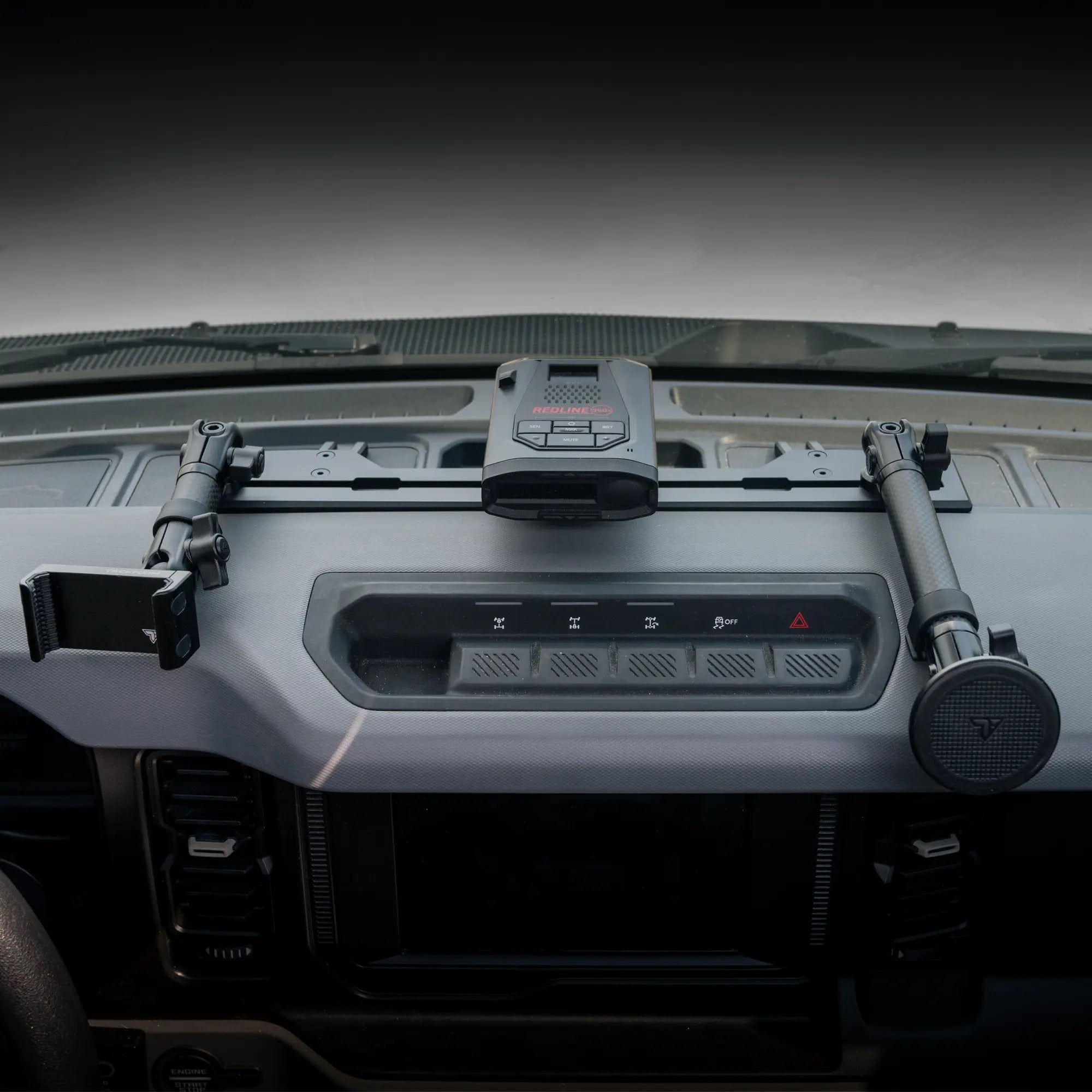 2021-2026 Ford Bronco & Bronco Raptor (Non-Sport) Tackform Slim Track Dash Bracket