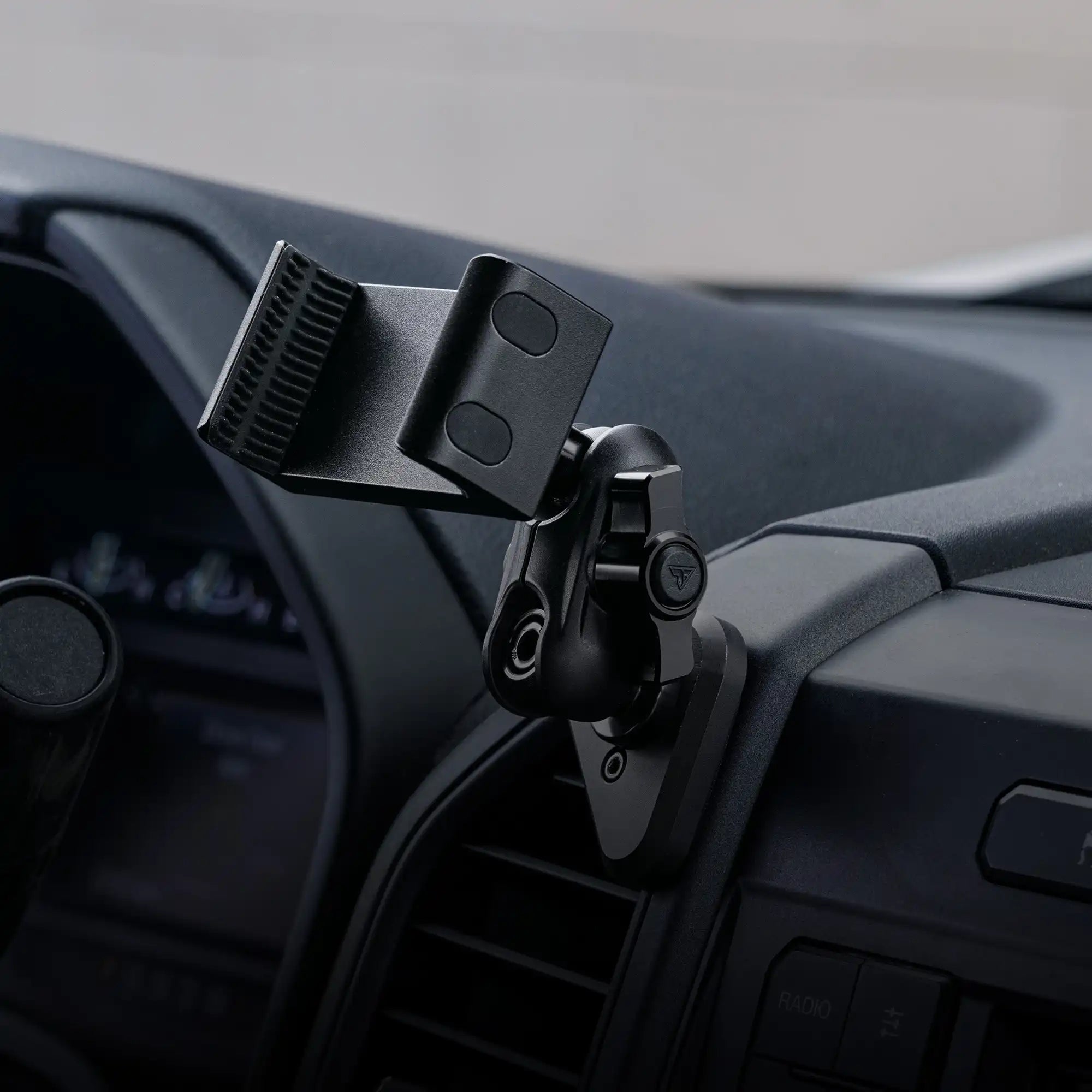 ‘15-‘20 Ford F-150, ‘17-‘22 Super Duty, ‘18-‘21 Expedition LINK™ Vent Mount Bracket With Magnetic Phone Holder | (See Compatibility Info For Year/Trim Details) | Choose Your Arm Length