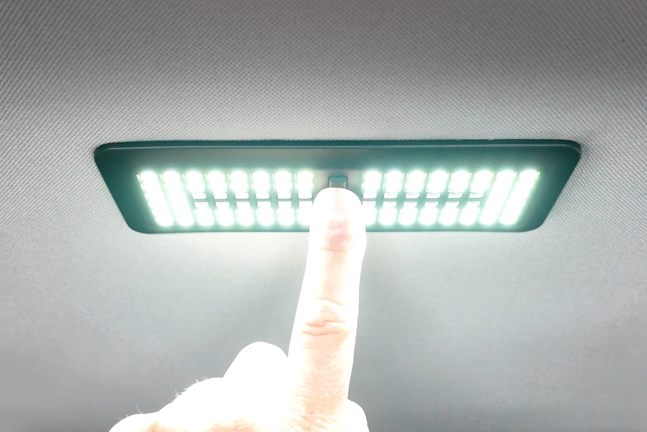 Ultimate Dome Light Dual Color - For 3G Tundra