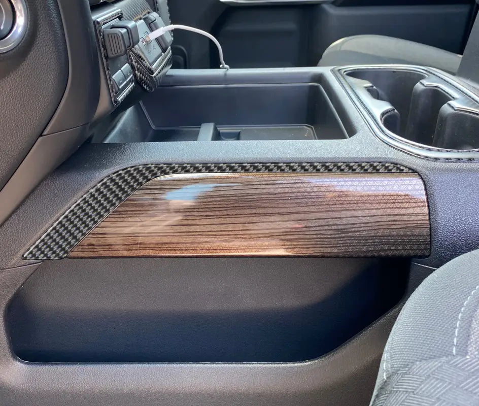 Center console with wood grain and carbon fiber trim for Silverado 2019-2021