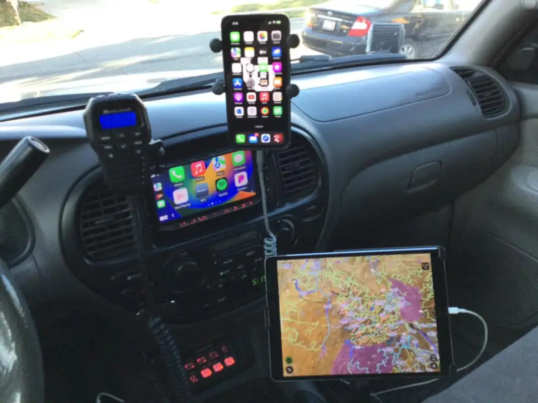 Sequoia dash mount holding a phone and tablet with navigation and communication devices. Ideal for 2001-2007 models.