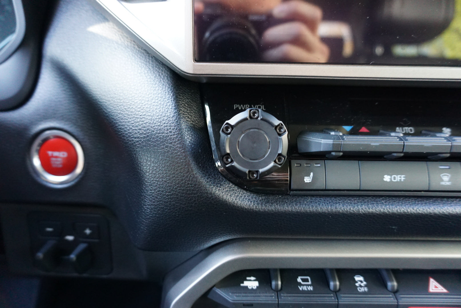 V1 Radio + Drive Mode Knob Set (For 2022+ Tundra) - BLACK