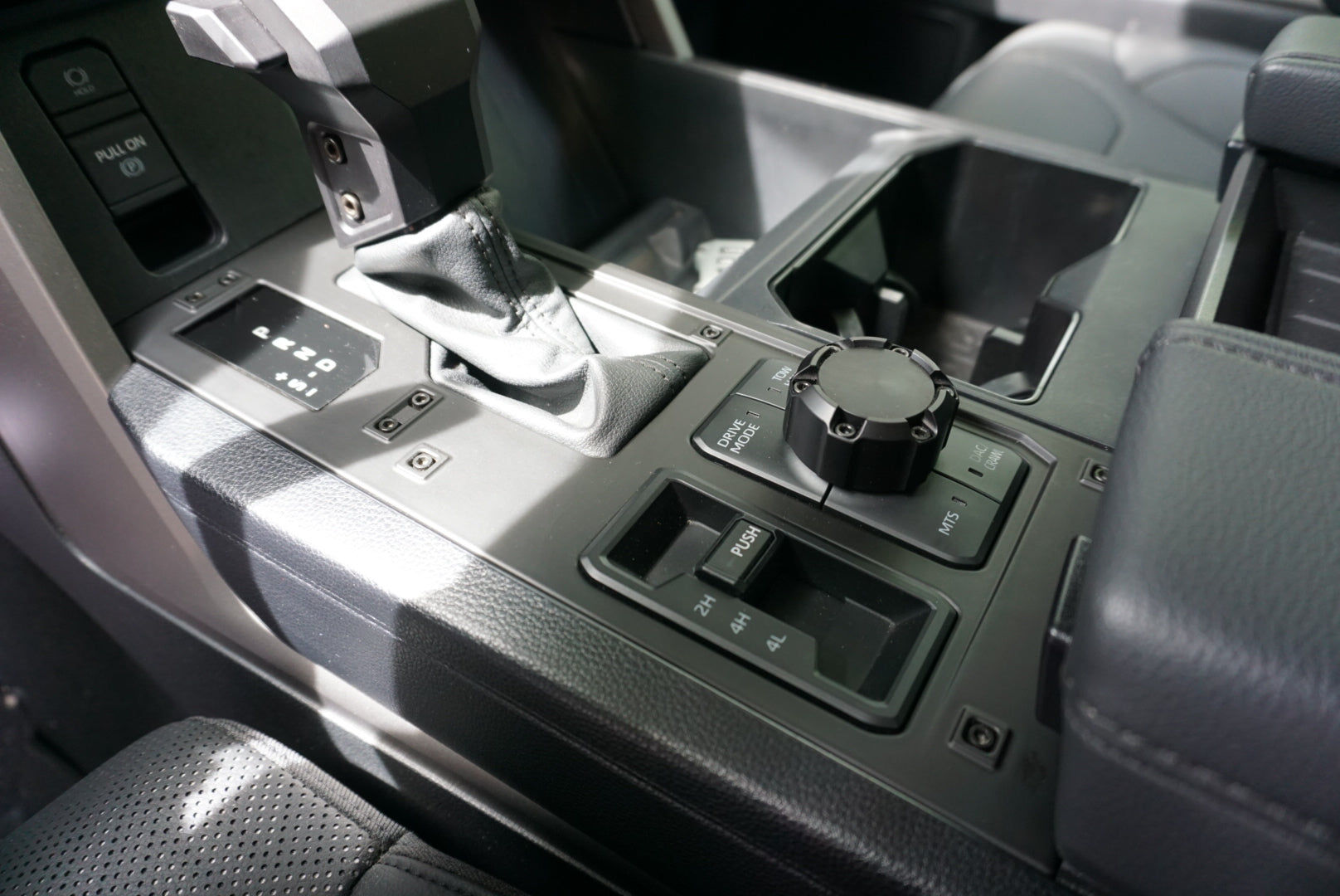 4x4 Button Trim (For 2022+ Tundra) - SOLAR OCTANE
