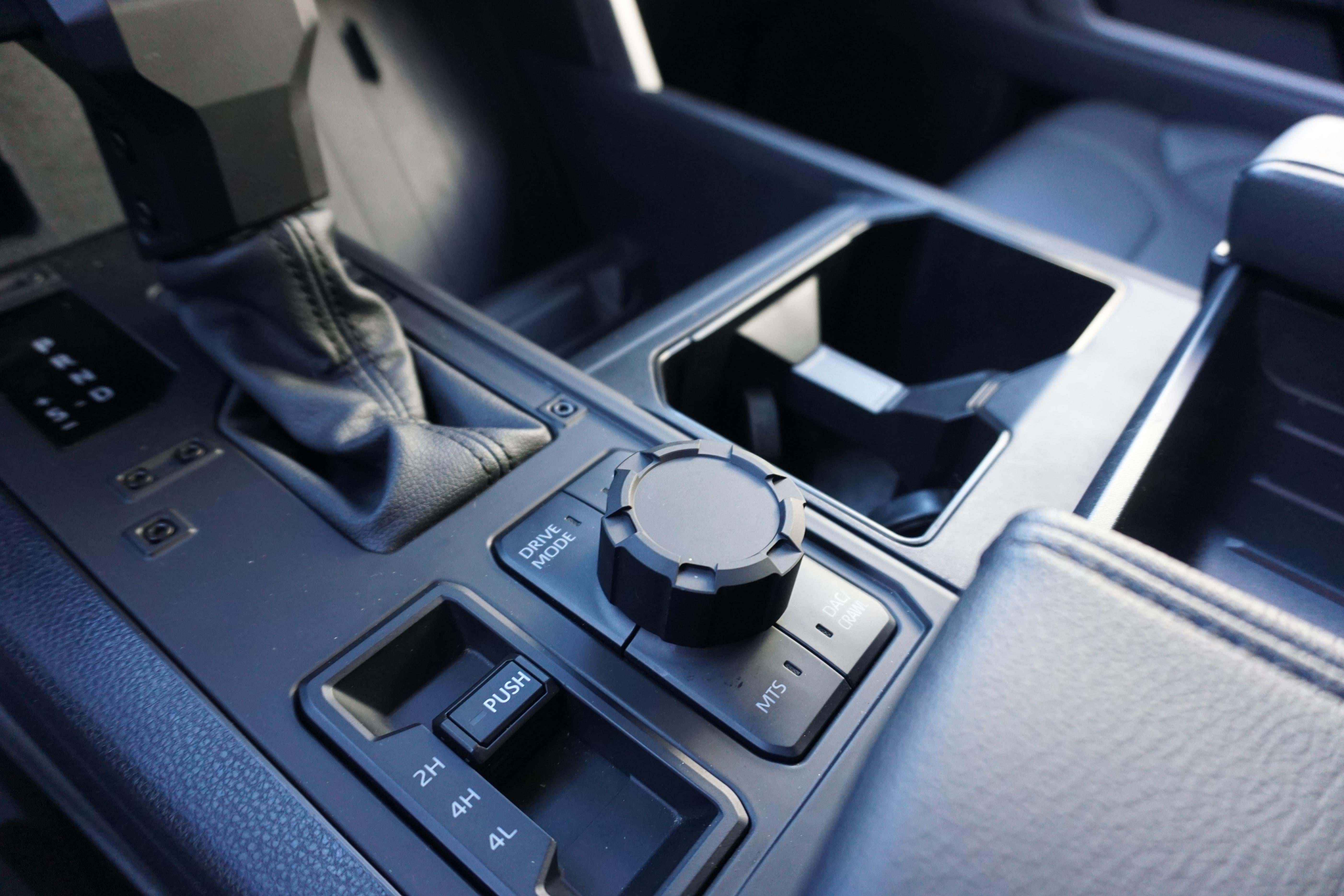 V2 Radio + Drive Mode Knob Set (For 2022+ Tundra) - BLACK
