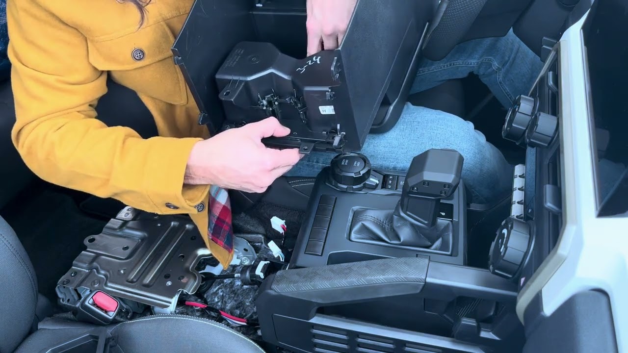 Oversize Cup Holder (For 2024+ Tacoma) - WHITE/BLACK