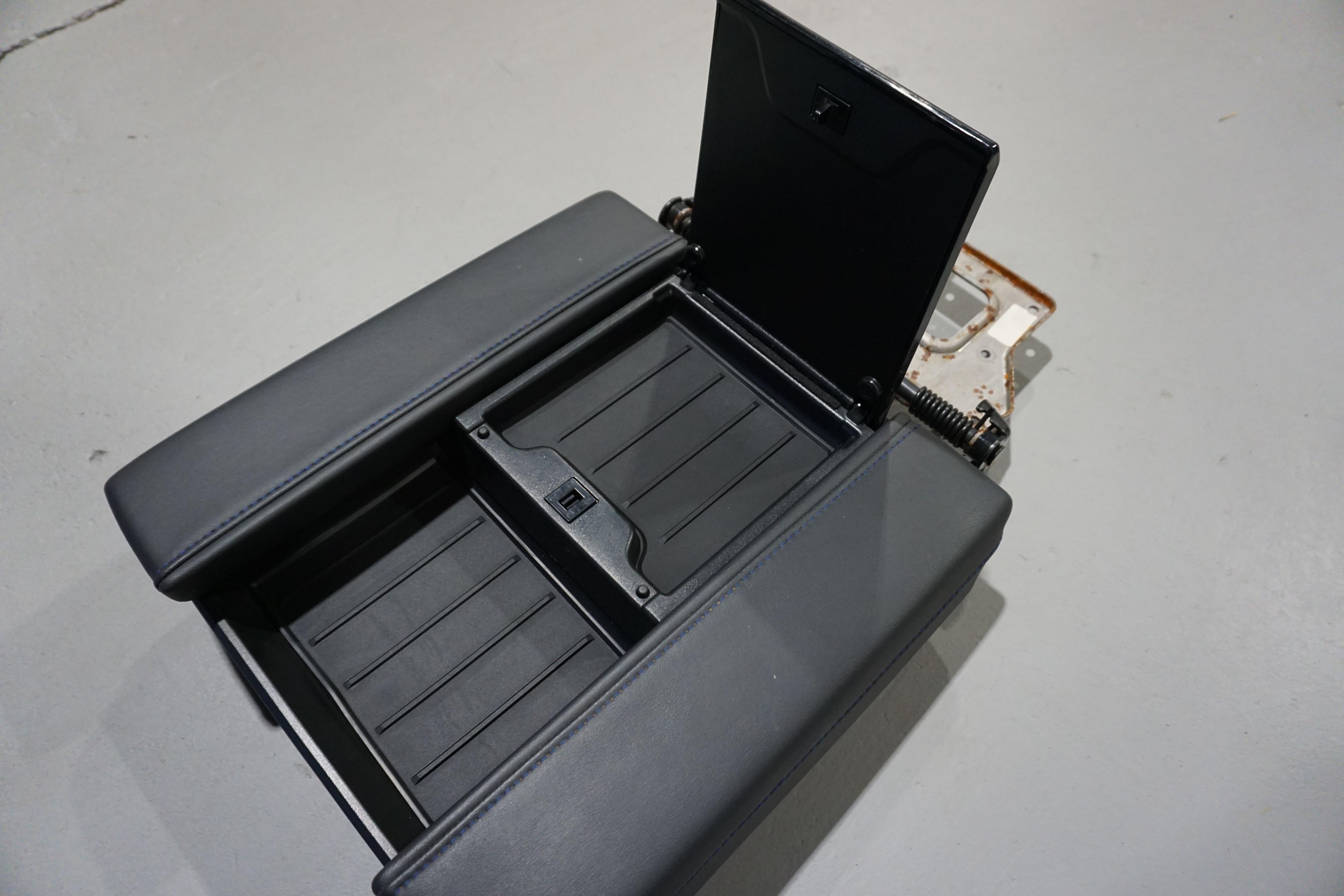 Center Console Tray Liner (For 2022+ Tundra Platinum) - 1PC BLACK