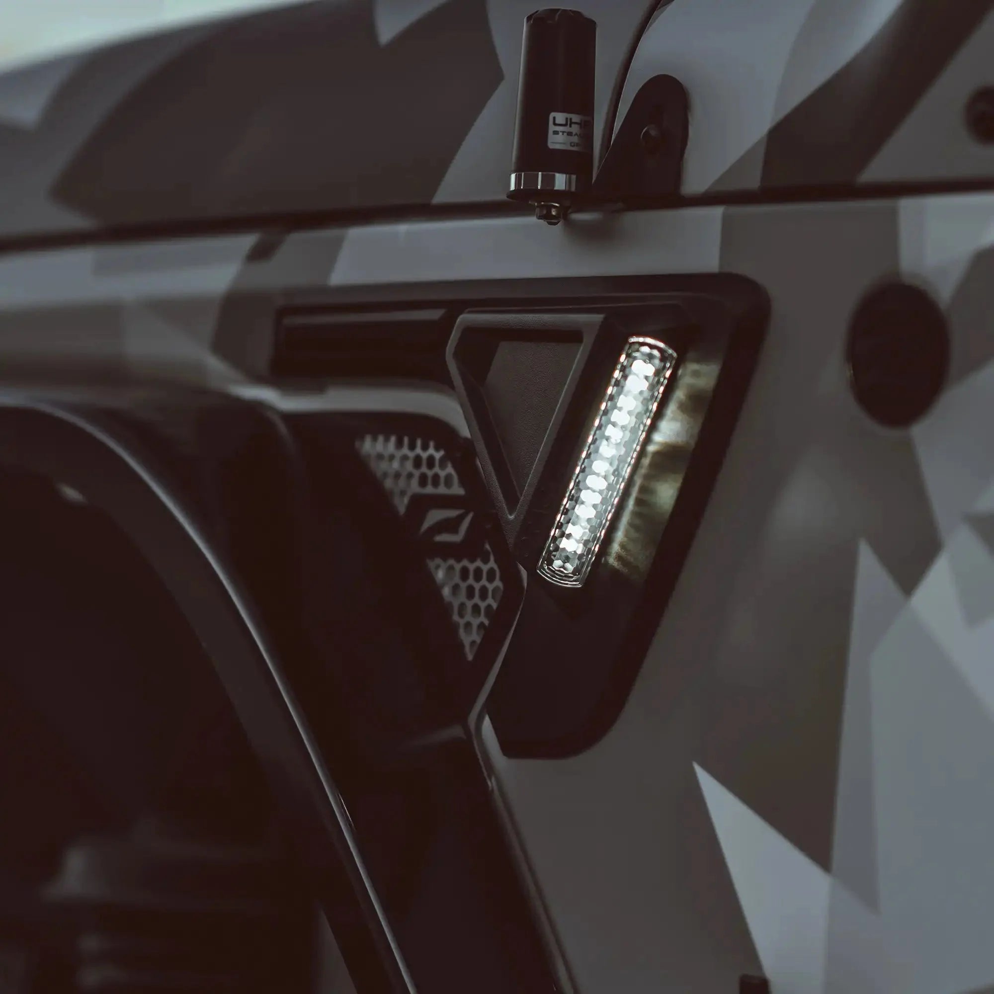 Sidetrack LED Fender Lights For Jeep Wrangler JL & Gladiator JT - Entry & Turn Signal | ORACLE