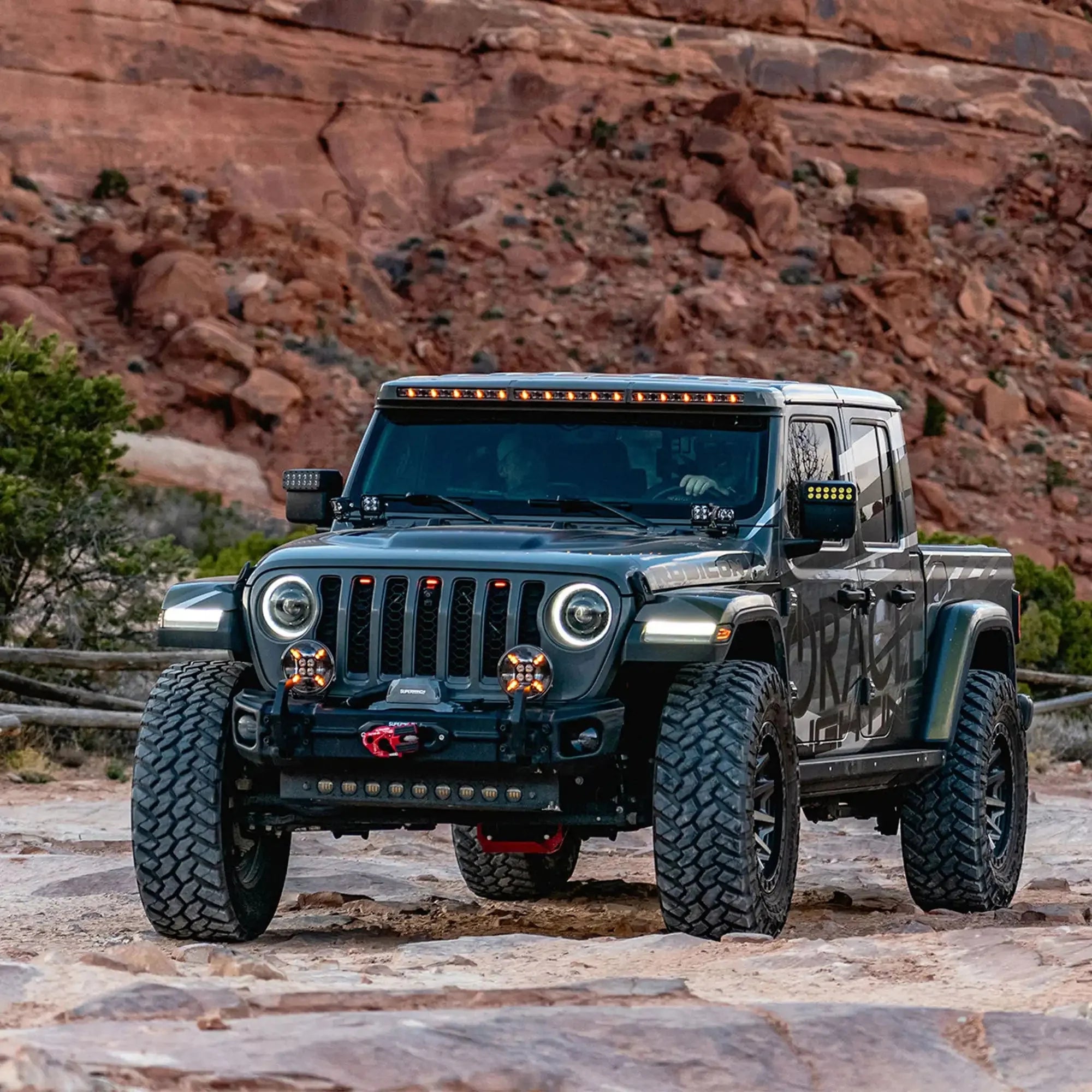 Integrated Roof LED Light Bar For Jeep JL/JT | ORACLE 18,000 Lumens 240W