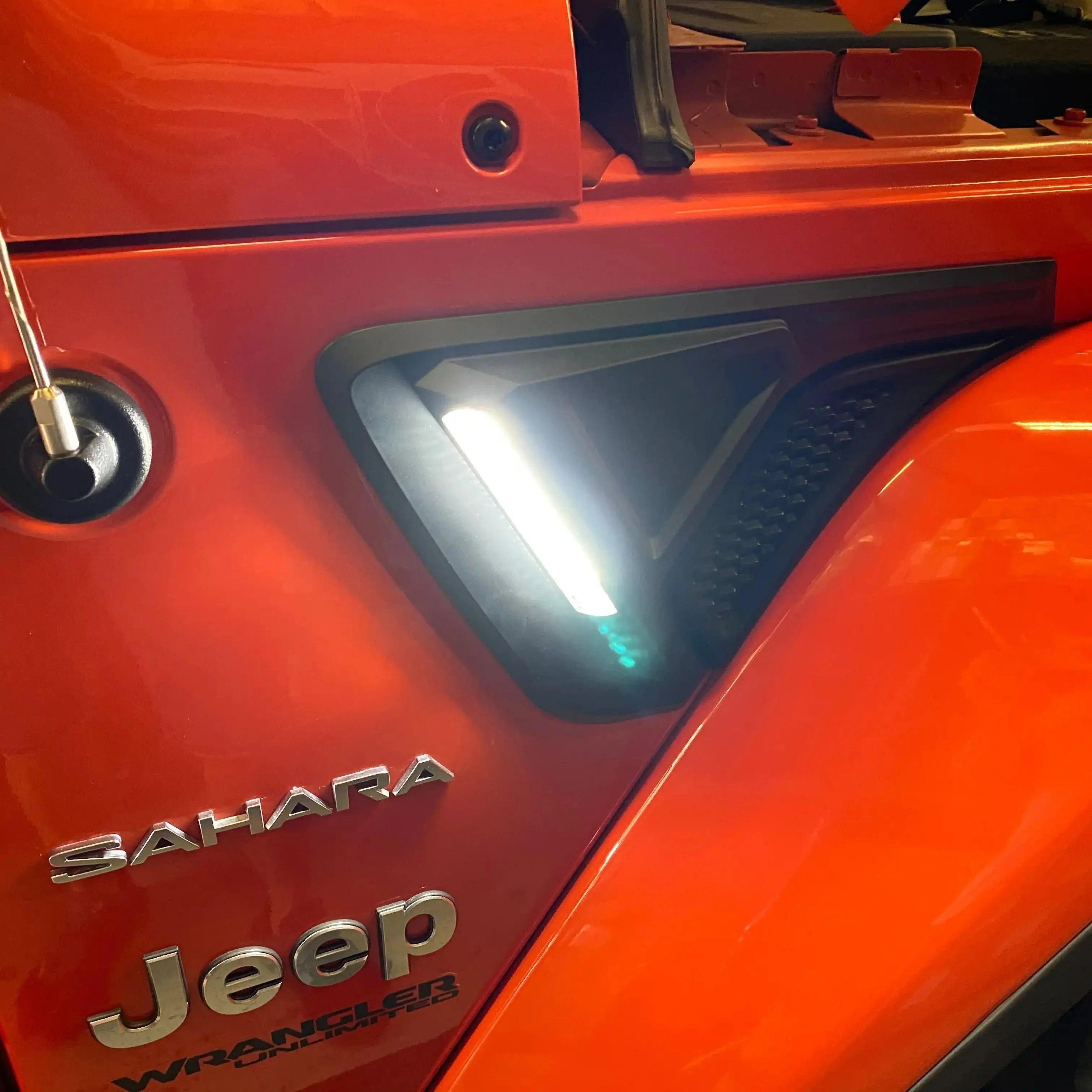 Sidetrack LED Fender Lights For Jeep Wrangler JL & Gladiator JT - Entry & Turn Signal | ORACLE
