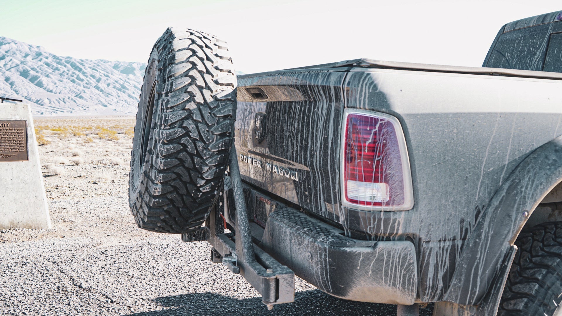 UltraSwing® Mega-Fit Spare Tire Hitch Mount | RiGd Supply