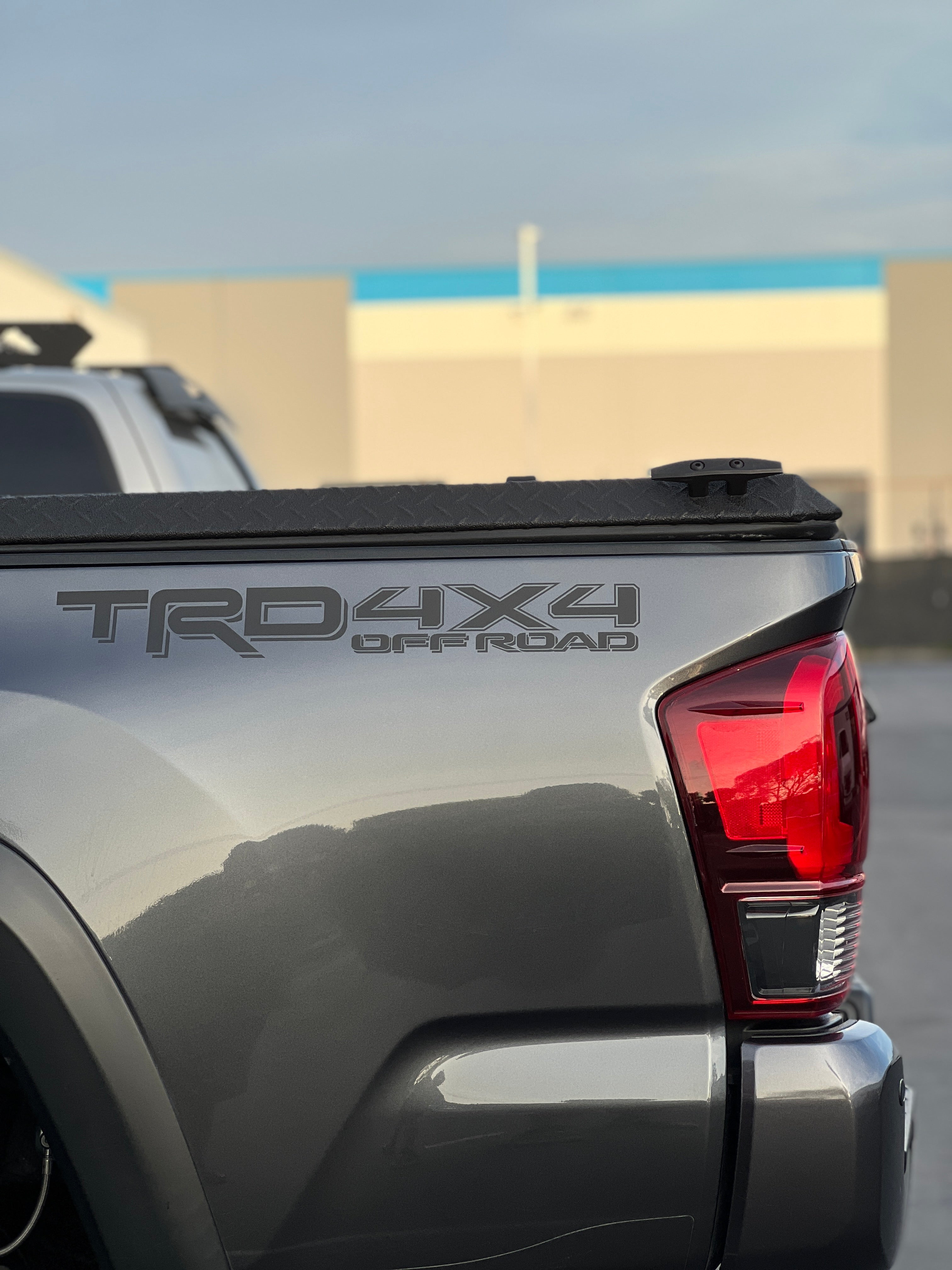 BED DECAL LETTERS (TRD OFFROAD)
