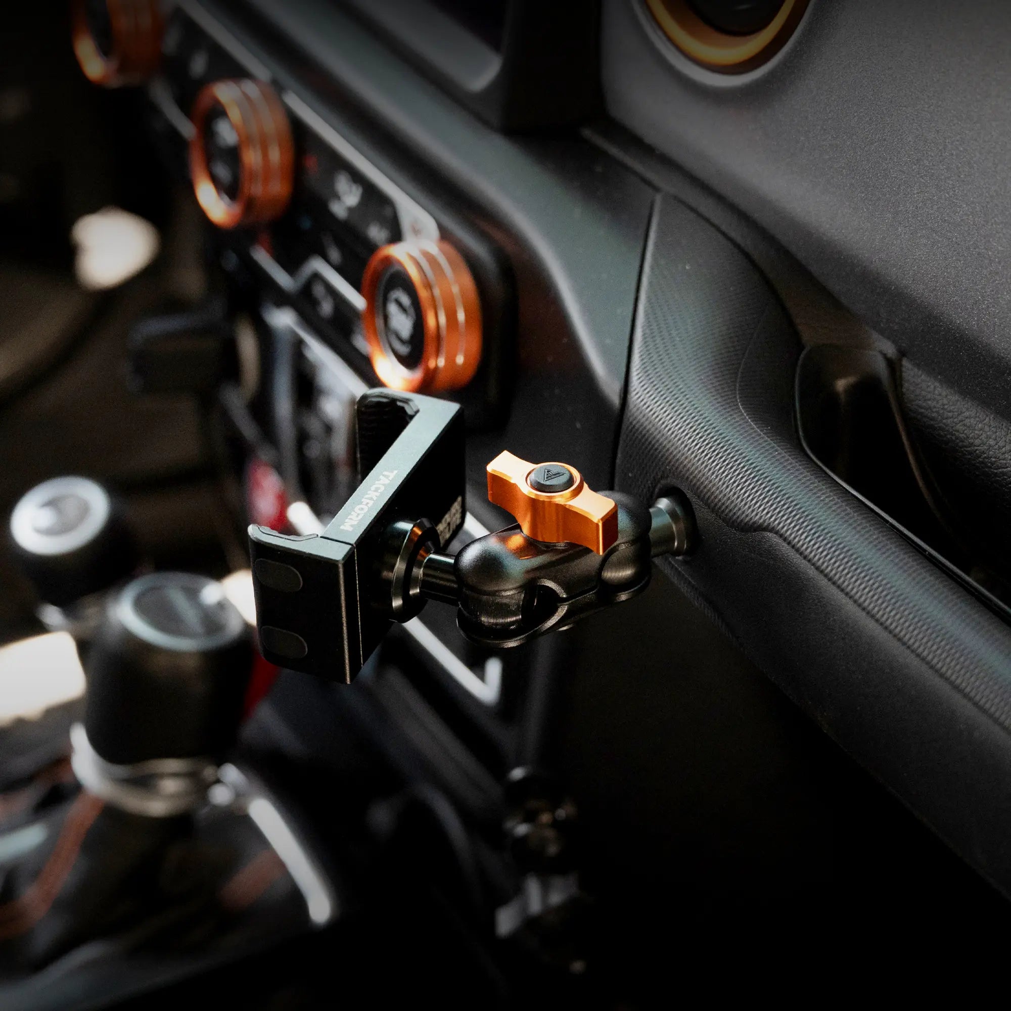 2018 - 2023 Jeep JL, Gladiator, and 4XE LINK™ Grab Bar Mount With Qi2/MagSafe Charging and Cooling Phone Holder | 2" Arm
