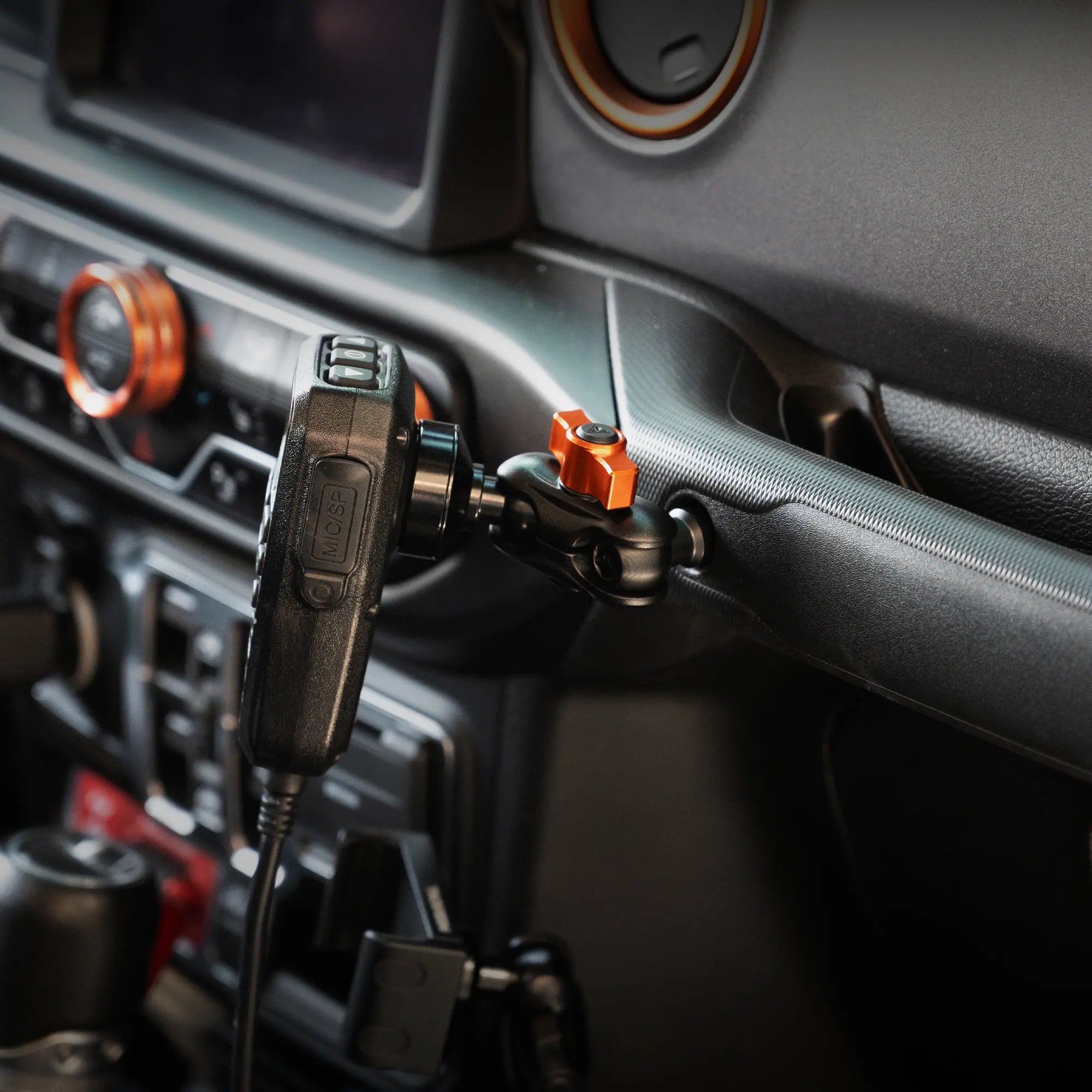 2018 - 2023 Jeep JL, Gladiator, and 4XE LINK™ Grab Bar Mount With Qi2/MagSafe Charging and Cooling Phone Holder | 2" Arm