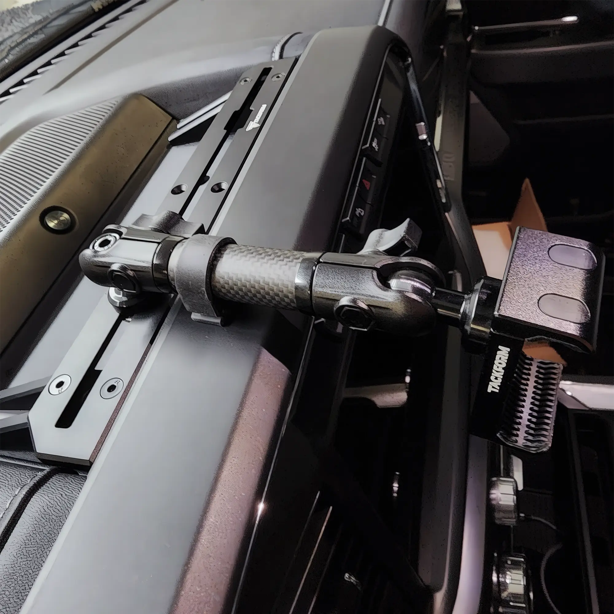 2023-2026 Ford Super Duty (F-250 Through F-600) Tackform Slim Track Dash Bracket With 20LITE Phone & Tablet Mounts