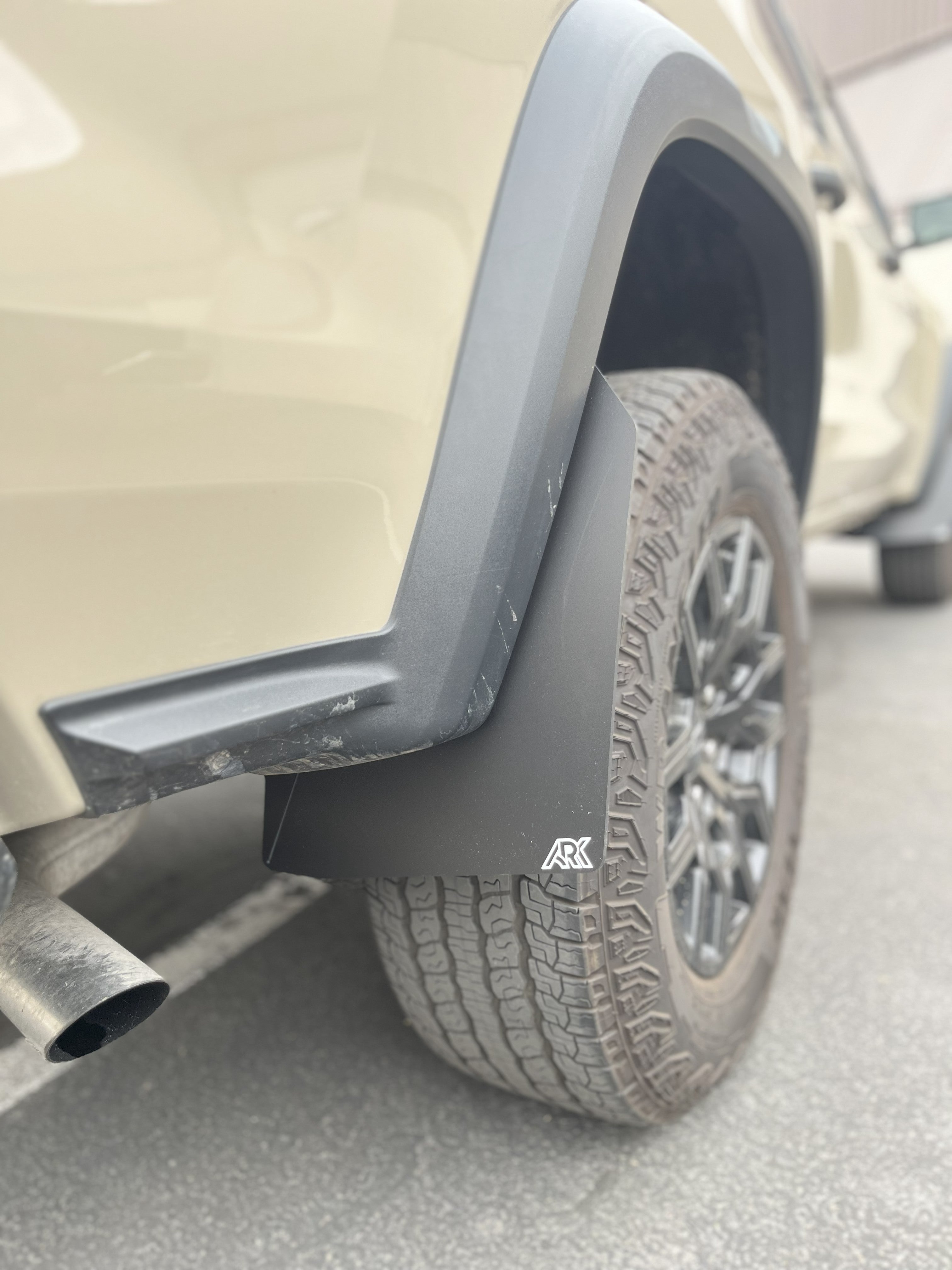 TriXPoly Mid Mudflaps For 2023+ Chevy Colorado ZR2/Trailboss