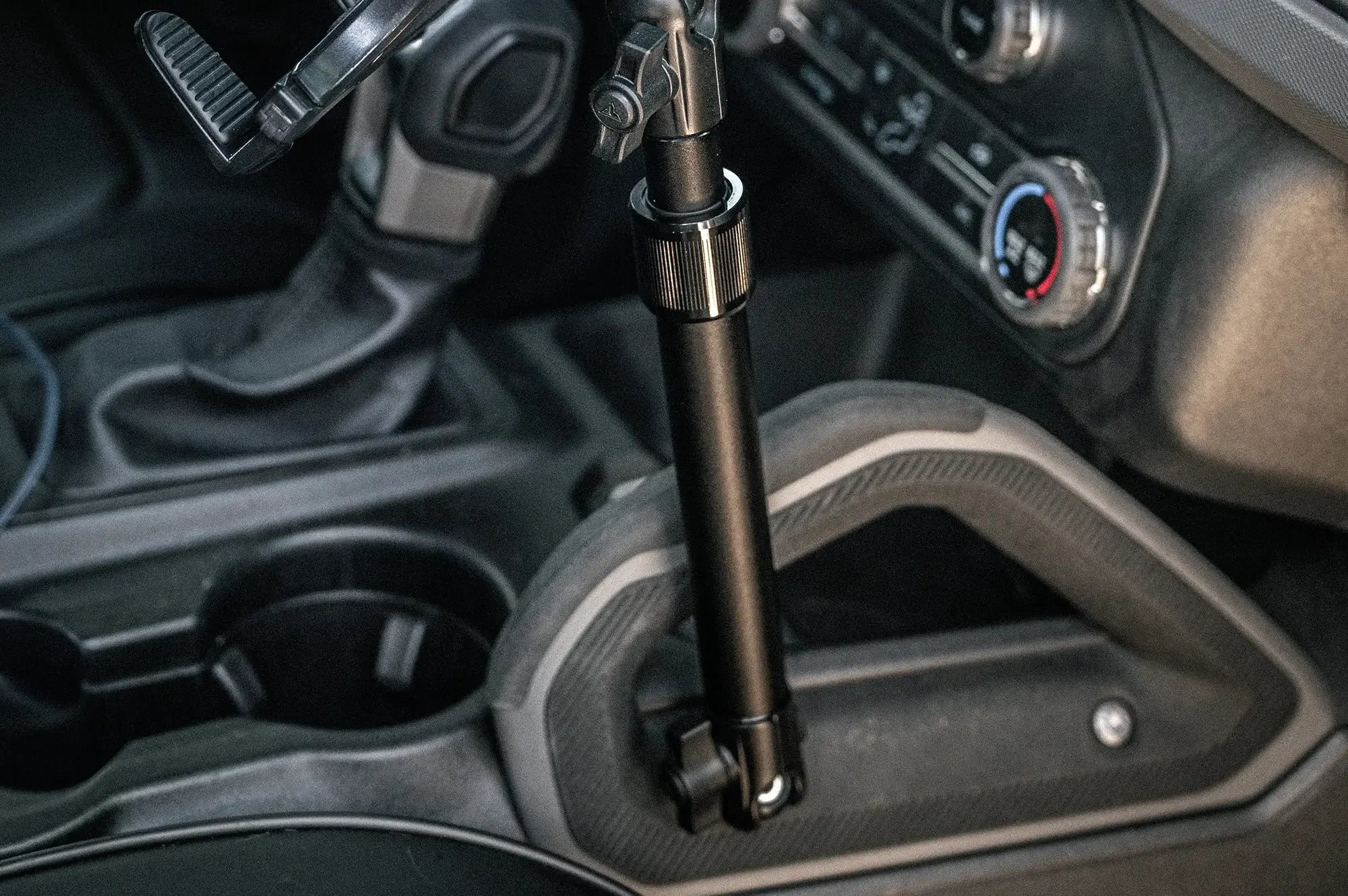 LINK™ MagSafe Charging Phone Mount | Accessory Ready Dash and Grab Handle Compatible | 2021-2026 Ford Bronco | 7.5"-9.25" Telescoping Arm